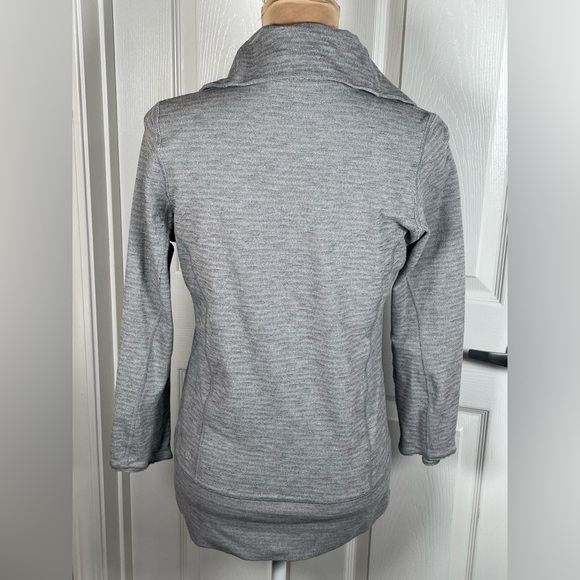Lululemon Funnel Neck Full Zip Jacket, Gray and White Size 6 - Picture 9 of 10